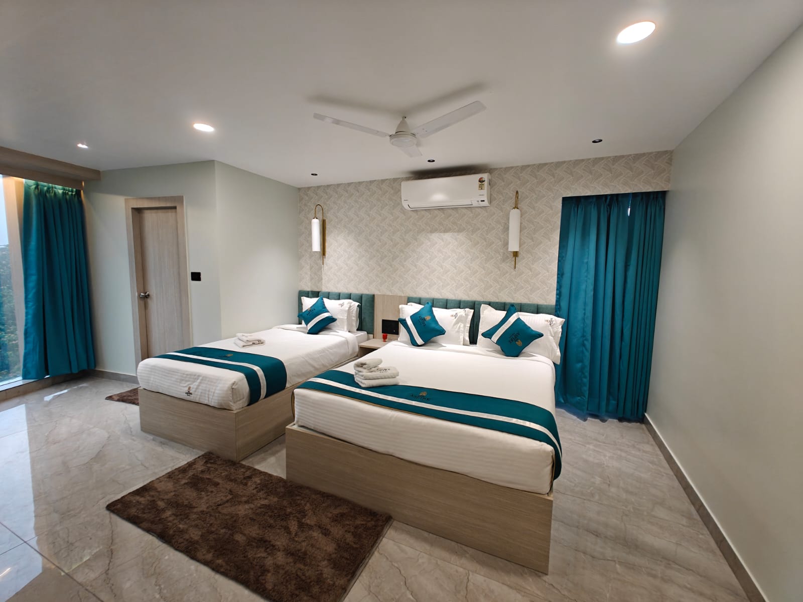 Royale Family Room